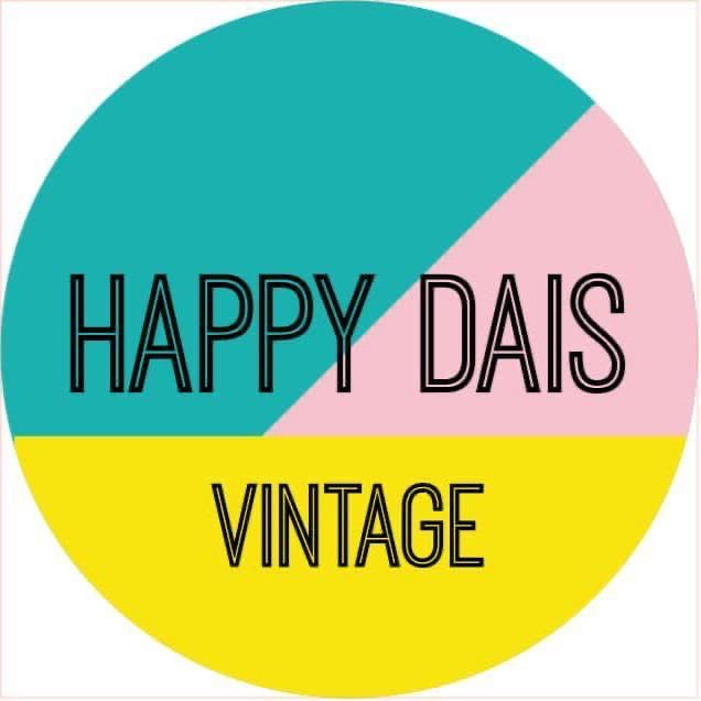 Happy Dais Vintage